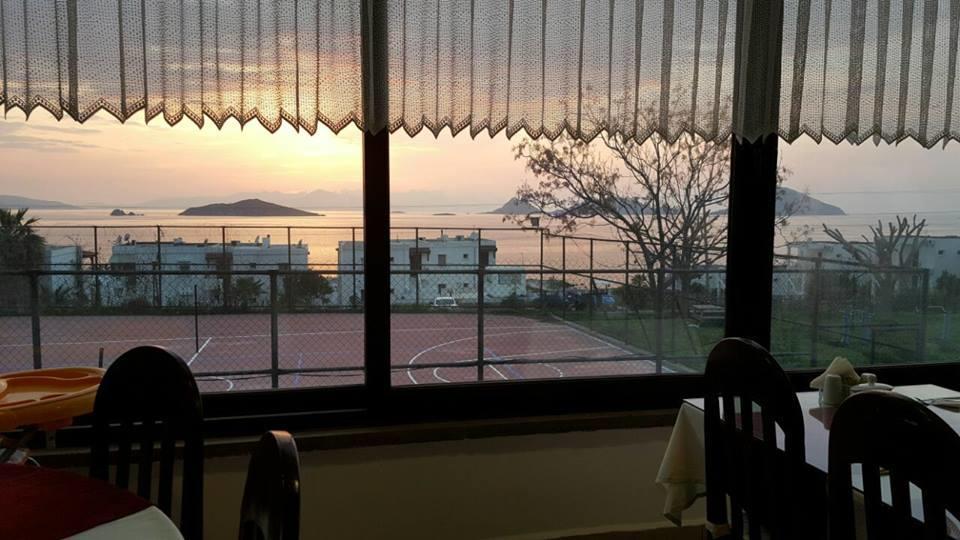 Victoria Suite Hotel & Spa 图尔古特雷斯 外观 照片